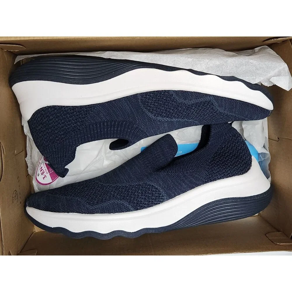 Clarks Cloudsteppers Circuit Path Slip‑On Shoes Navy Knit Women’s 9.5